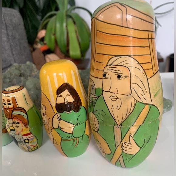 Noah’s ark Bible story nesting dolls - Picture 2 of 9